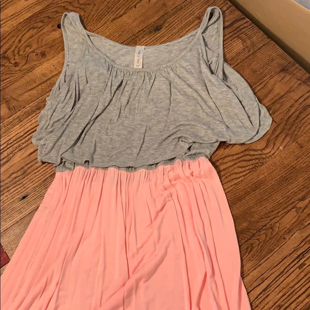 Gray pink dress